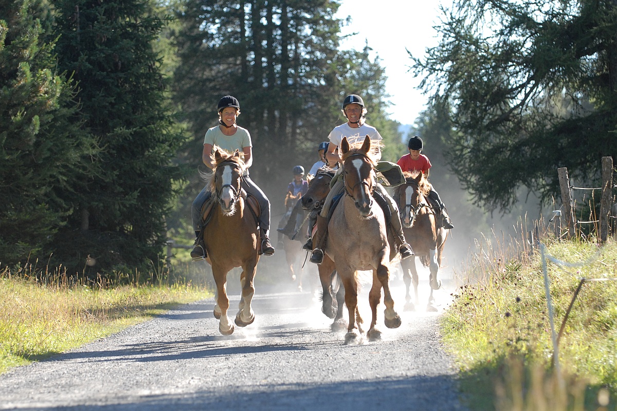 Unterwegs mit den Kindern des Reitlagers